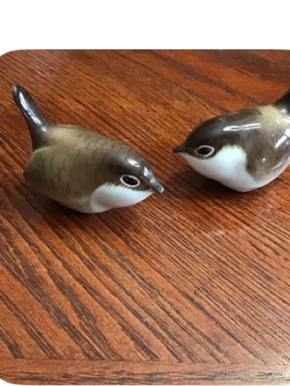 Vintage Pair of Porcelain Wren Bird Figurines Mafe in Russia Hand Painted